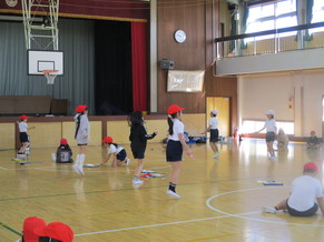 低学年縄跳び記録会