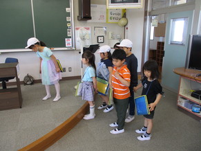 学校探検３