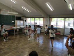 １